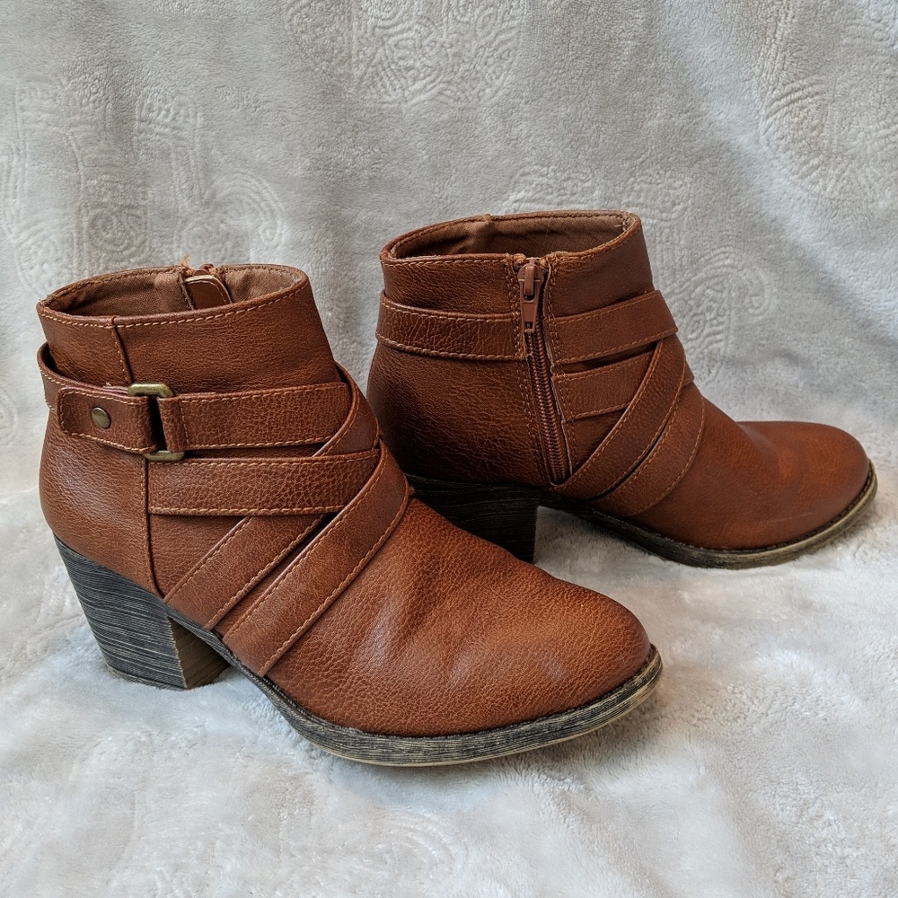 American Eagle Brown Heel Bootie - Picture 2 of 7